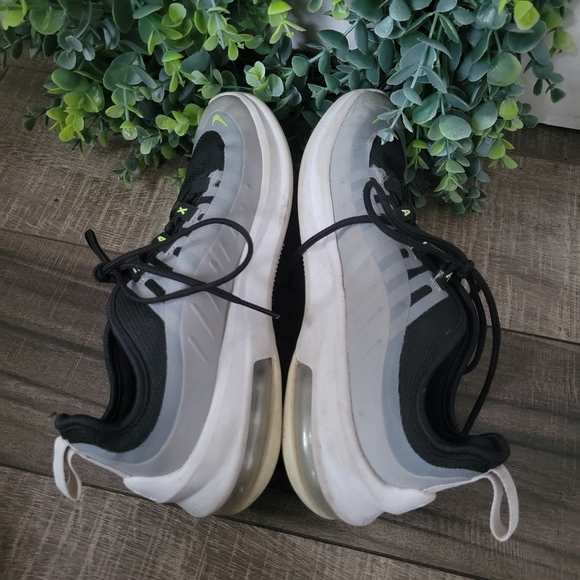 Nike Air Max Axis (GS) Wolf Gray Volt Youth Size 2Y - Picture 5 of 8